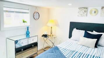 2 chambres, bureau, fer et planche à repasser, accès au Wi-Fi (inclus)