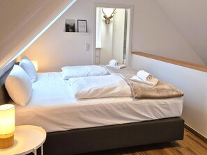 Appartement | 3 chambres, ameublement personnalisé, draps fournis