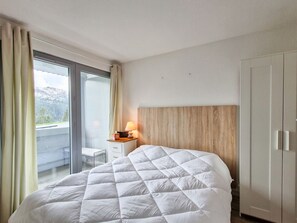 2 bedrooms