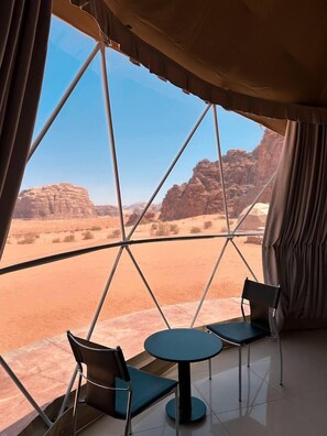 Utsikt mot landet från boendet