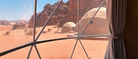 Deluxe tweepersoonskamer, uitzicht op bergen | Beddengoed