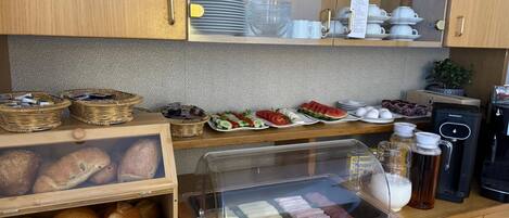 Petit déjeuner buffet