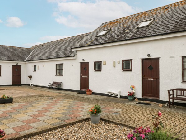 Exterior - Florence Cottage (Holyhead)