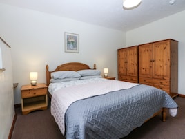 1 bedroom, individually decorated, individually furnished, free WiFi