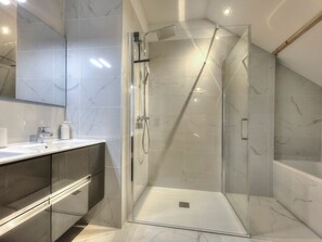 Hair dryer, towels