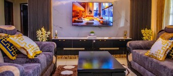 Serene and Modern 3-bedroom house with Wi-Fi, parking, and security in Narok