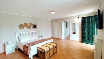 1 bedroom, desk, iron/ironing board, free WiFi