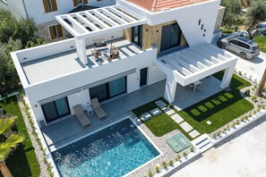 Front of property - Emerald Island Residential Complex (Skála Rachoníou)
