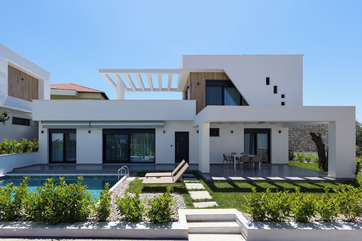Bedroom Villa with Private Pool and Rooftop | WiFi (free)