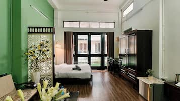 Classic Suite, City View | Desk, laptop workspace, blackout drapes, soundproofing
