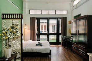 Classic Suite, City View | Desk, laptop workspace, blackout curtains, soundproofing - Willow Old Town Hanoi (Hanoi)