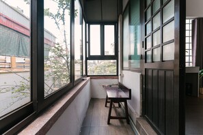 Deluxe Apartment, City View | Balcony - Willow Old Town Hanoi (Hanoi)