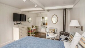 1 slaapkamer, een strijkplank/strijkijzer, gratis wifi, beddengoed