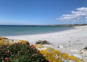 Beach - Apartment - Sleeps 4 - Near Aran Islands - Parking (Inverin)