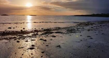 Seaside Retreat - 4 Guests - Near Aran Islands