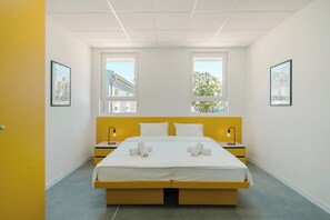 Leilighet – comfort | Safe på rommet, skrivebord for bærbar PC, wi-fi (inkludert) og sengetøy