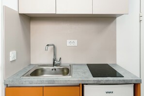 Økonomileilighet | Eget tekjøkken | Minikjøleskap og kjøkkenutstyr