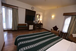 Deluxe Room, 1 Single Bed, Smoking, City View | Soundproofing, iron/ironing board, free WiFi