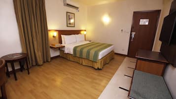 Soundproofing, iron/ironing board, free WiFi