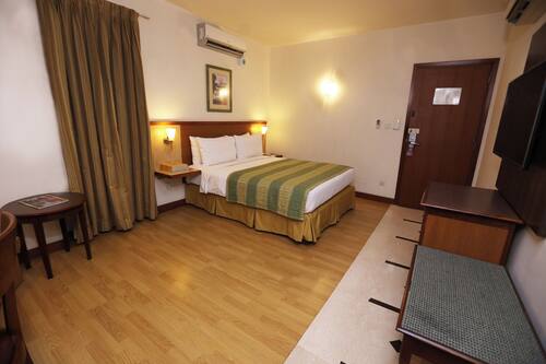Soundproofing, iron/ironing board, free WiFi