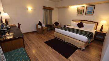 Deluxe Room, 1 Katil Bujang (Single), Smoking, City View | Kalis bunyi, seterika/papan seterika, Wi-fi percuma