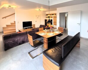 Apartment | Dining - Duplex in Winterberg Near Market Square (Winterberg)