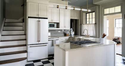 Historic Louisville Estate | Luxe & Spacious Stay
