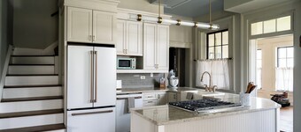 Historic Louisville Estate | Luxe & Spacious Stay