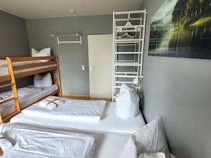 1 habitación y ropa de cama 