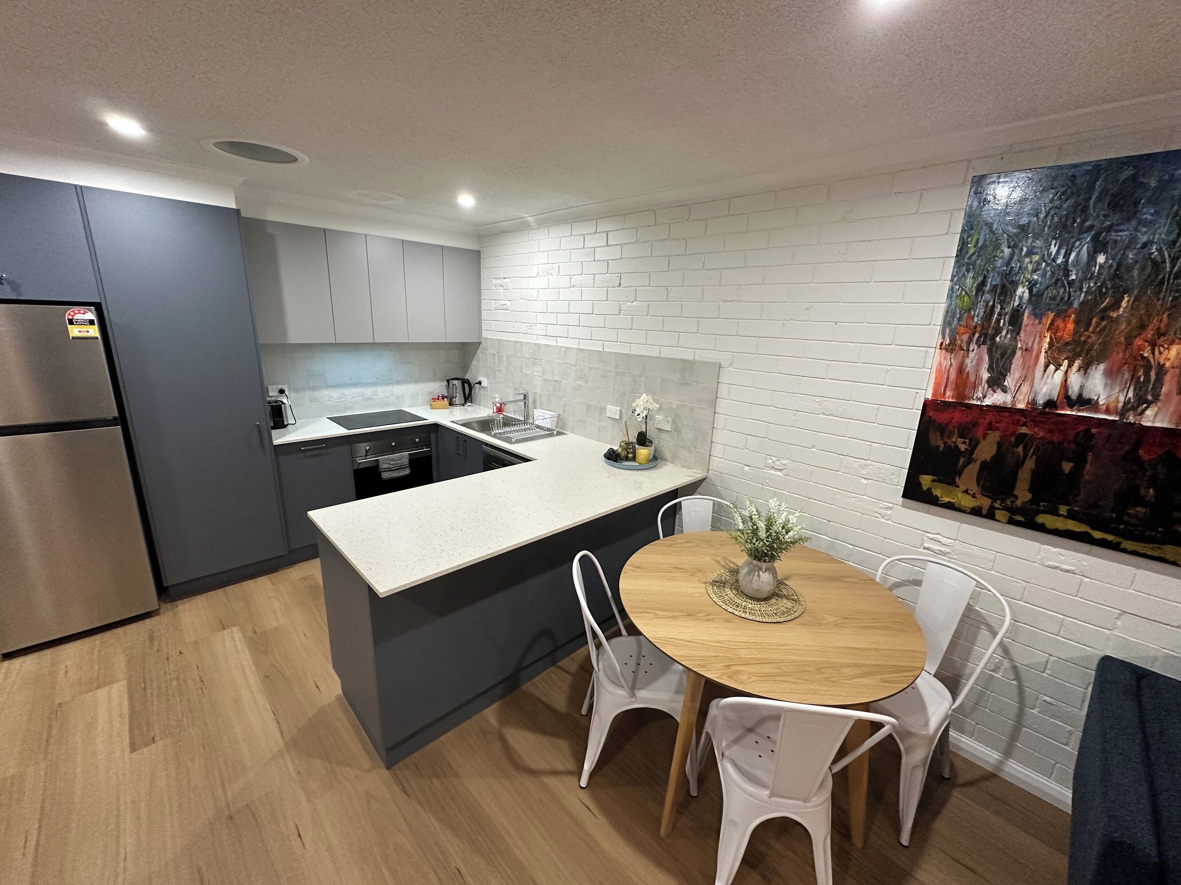 Family Apartment | Dapur peribadi | Peti sejuk/penyejuk beku saiz penuh, ketuhar gelombang mikro, ketuhar 