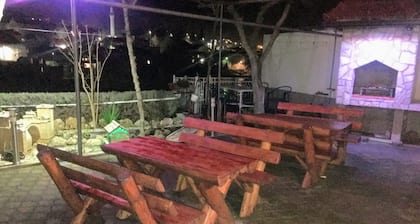 Charming 4-bedroom house with WiFi and AC in lovely Mostar