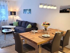 Apartment | Dining