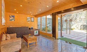 Reception - Treebo M R Villa (Manali)