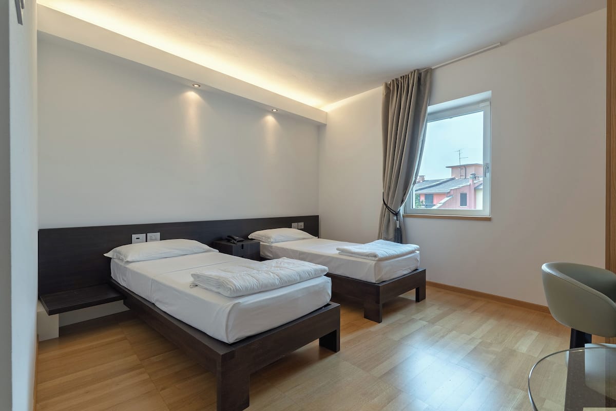 In-room safe, free WiFi