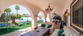 Country House 'La Perla' with Private Pool, Wi-Fi, and Air Conditioning