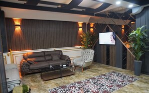 TV LCD 120 polegadas com canais via satélite