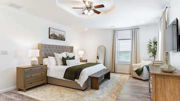 4 habitaciones, escritorio, tabla de planchar con plancha y wifi