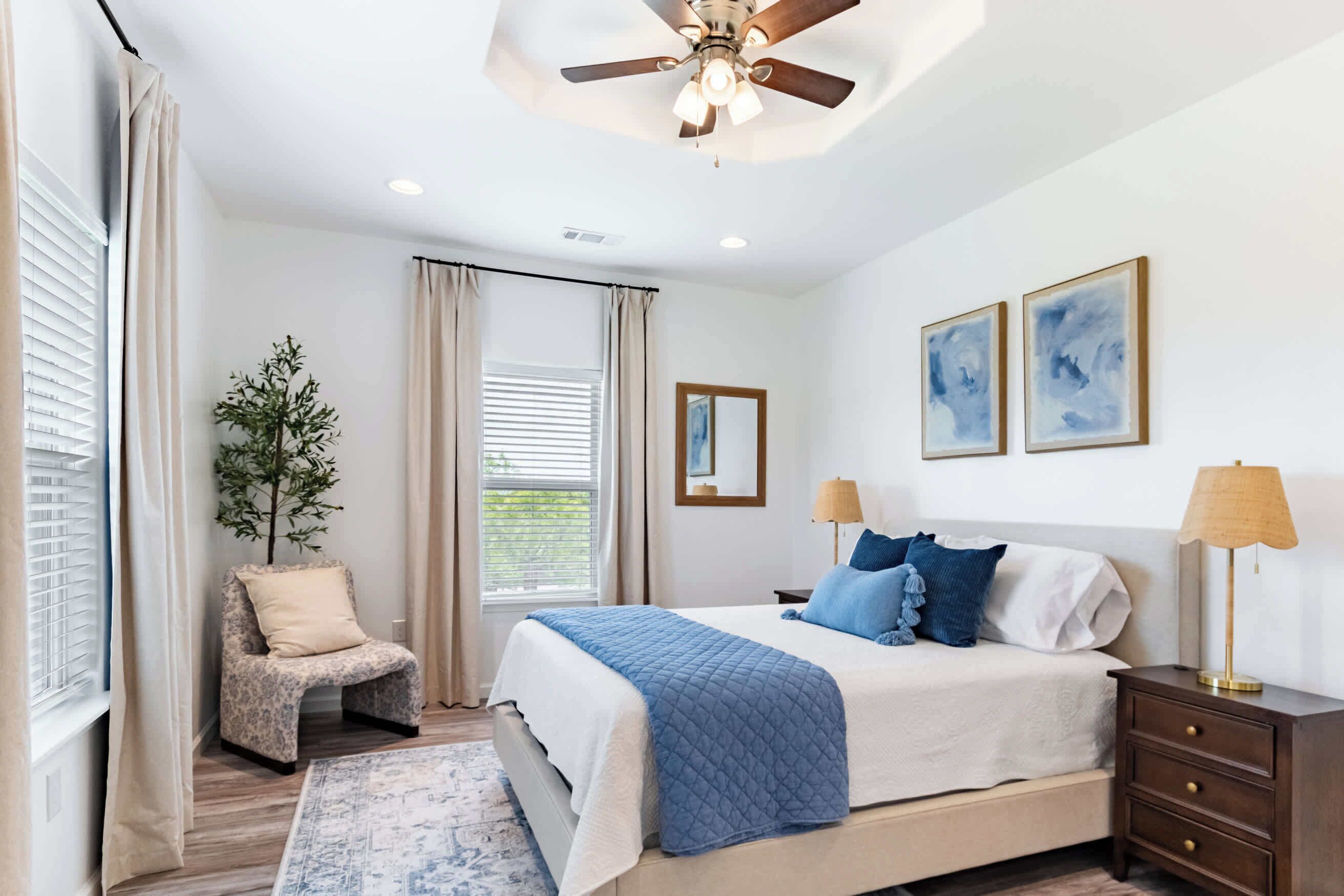 4 Schlafzimmer, Schreibtisch, Bügeleisen/Bügelbrett, WLAN