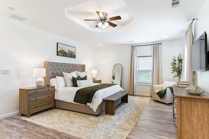4 habitaciones, escritorio, tabla de planchar con plancha y wifi