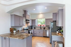 Fridge, microwave, oven, stovetop - Family-Ready 4BR with Yard & Kids, Playground (Bastrop County)