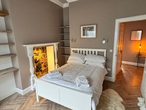 1 slaapkamer, een strijkplank/strijkijzer, gratis wifi, beddengoed