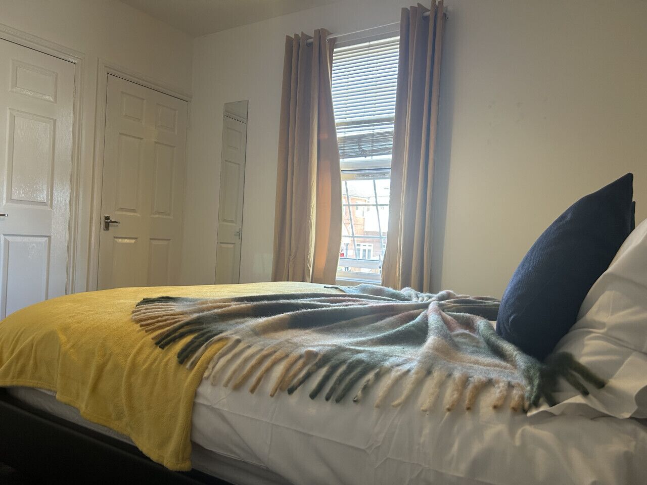 1 室のベッドルーム、アイロン / アイロン台、WiFi (無料)、ベッドシーツ