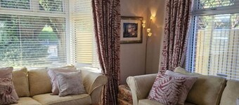 Charming 3- Bedroom Home in Worthing - Pet Friendly w/Private Garden & Parking
