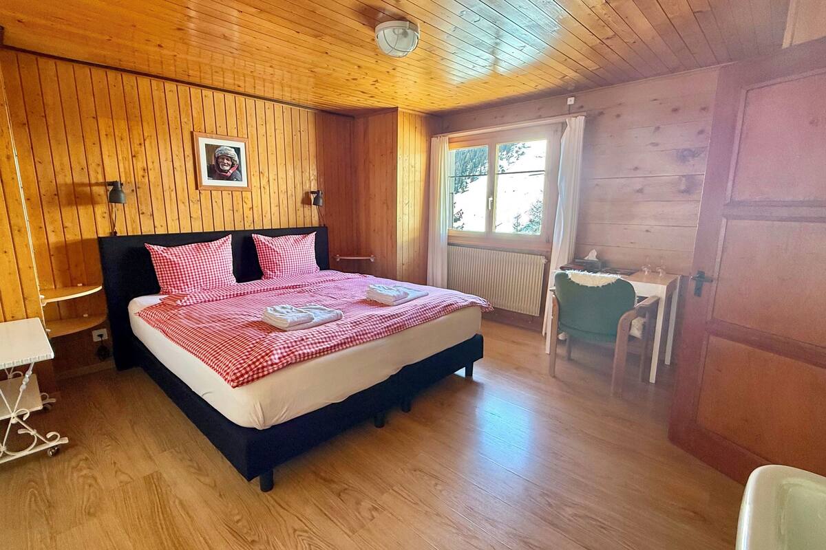 Quarto casal econômico, aceita animais de estimação, vista para a montanha | Wi-Fi de cortesia