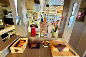 Petit déjeuner buffet compris tous les jours