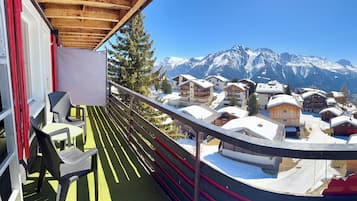 Camera doppia, balcone, vista montagna | Vista balcone