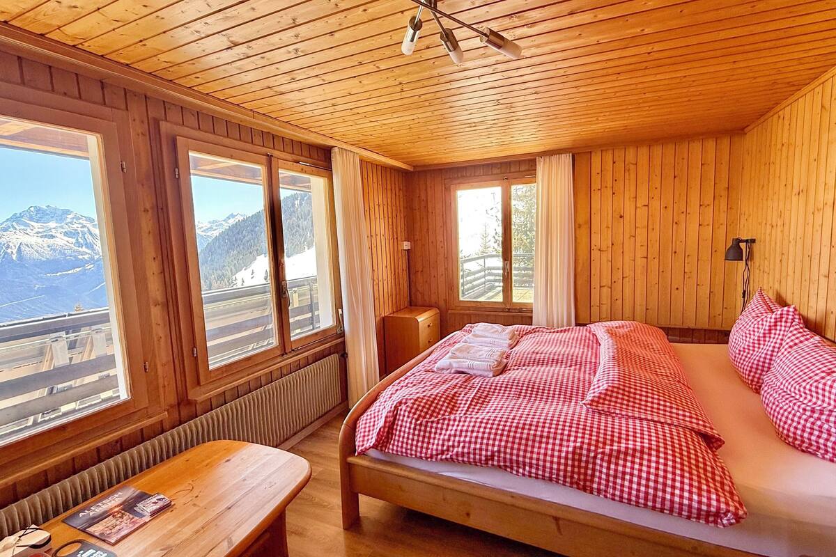 Quarto família, sacada, vista para a montanha | Wi-Fi de cortesia