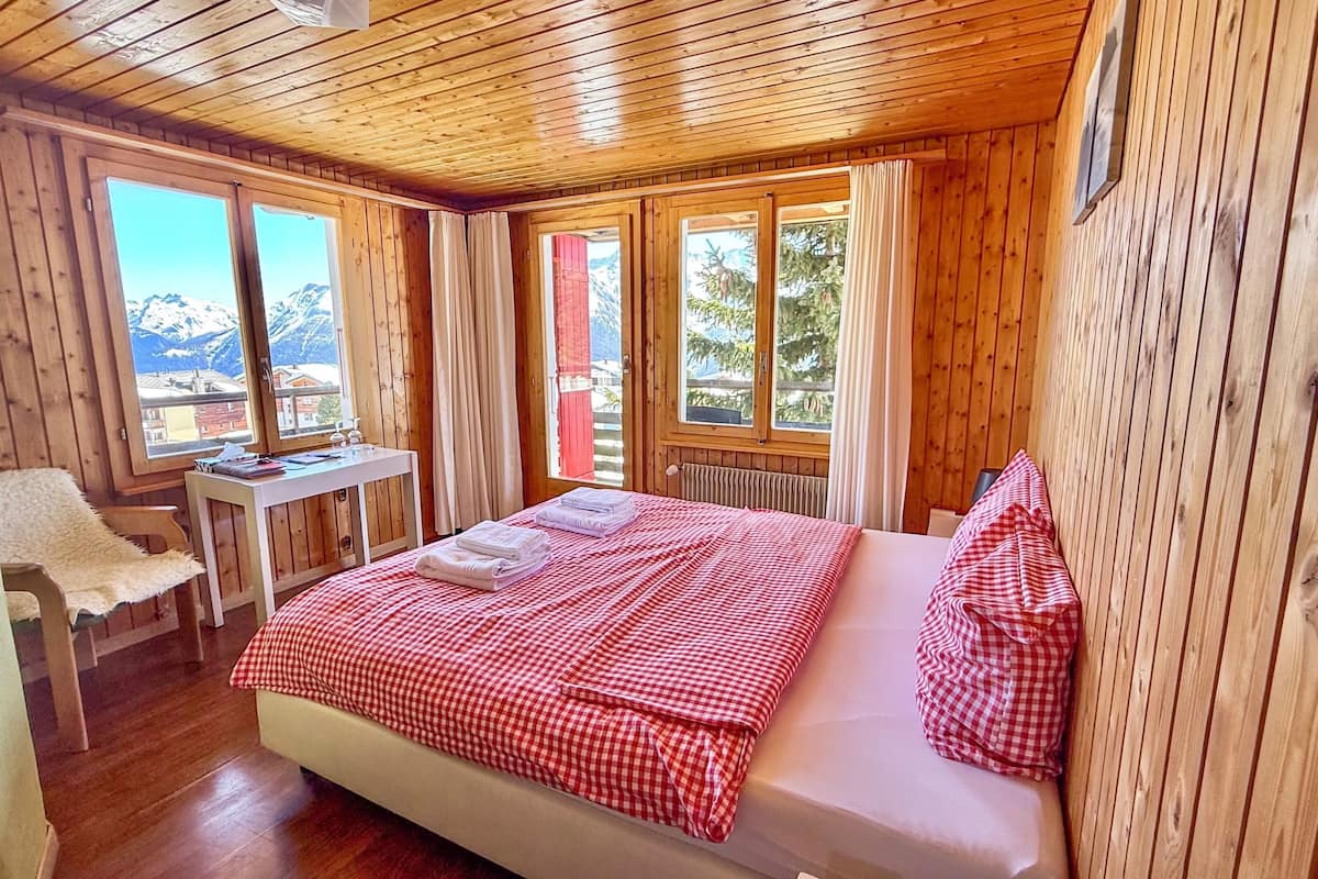 Quarto casal, sacada, vista para a montanha | Wi-Fi de cortesia