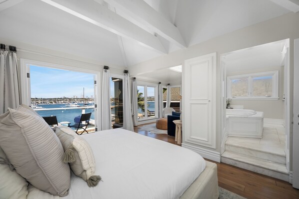 4 bedrooms, free WiFi, bed sheets, wheelchair access