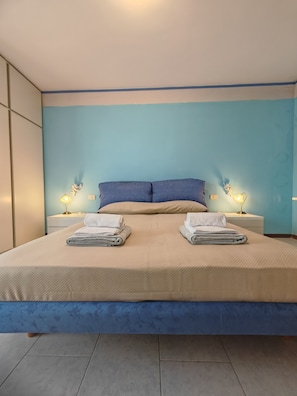 3 chambres, fer et planche à repasser, Wi-Fi, literie fournie